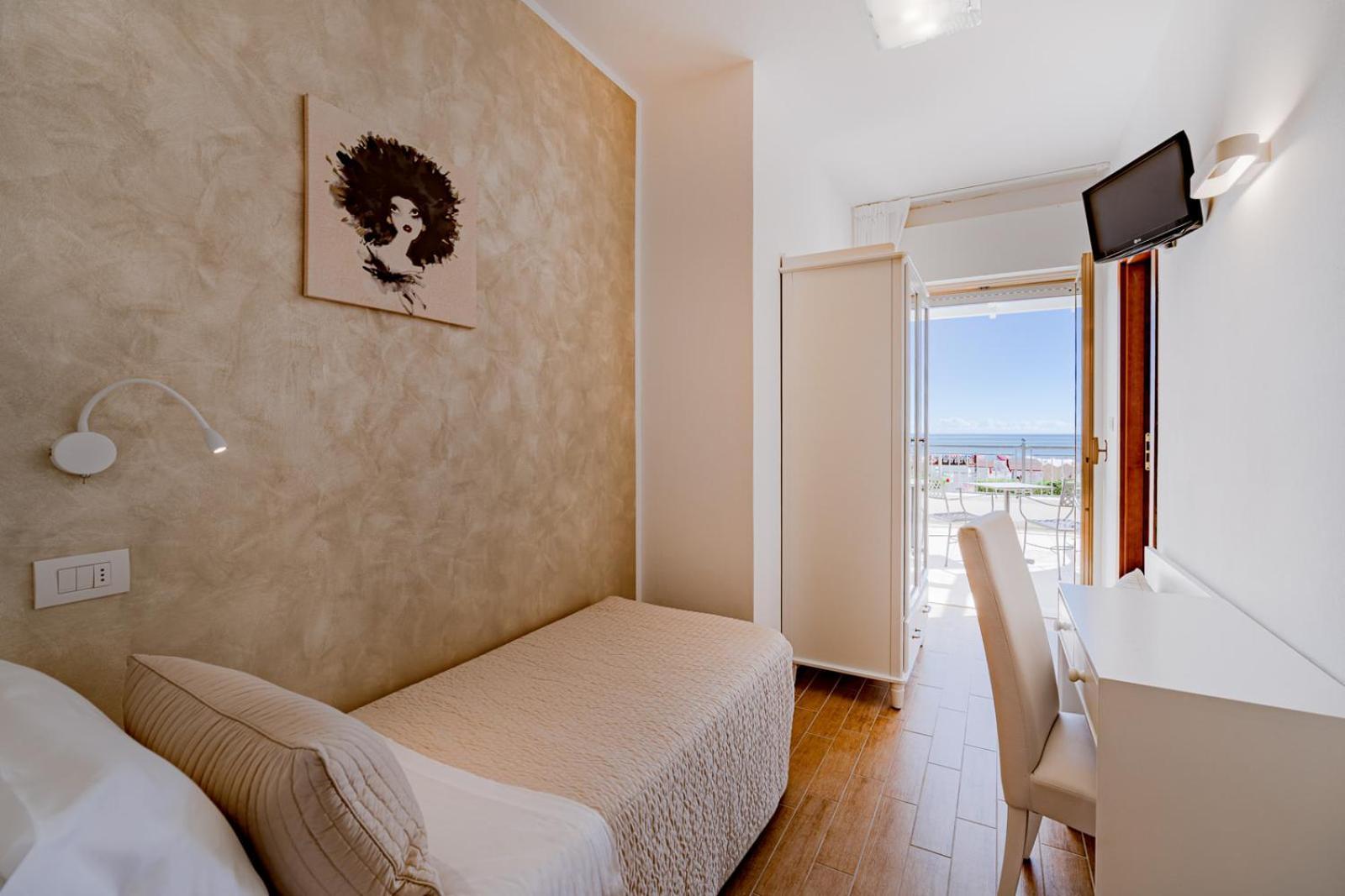 Hotel Soraya - Spiaggia Sawasdee Riccione Exterior photo
